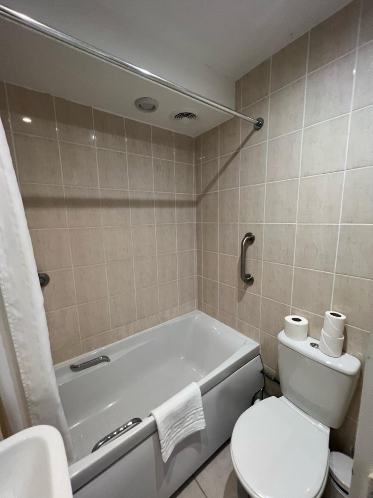 Hermitage Park Hotel Coalville Exterior foto