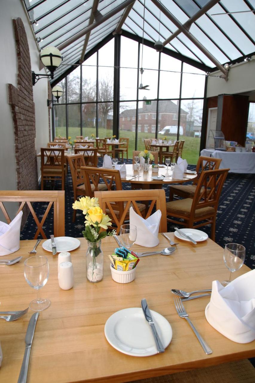 Hermitage Park Hotel Coalville Exterior foto